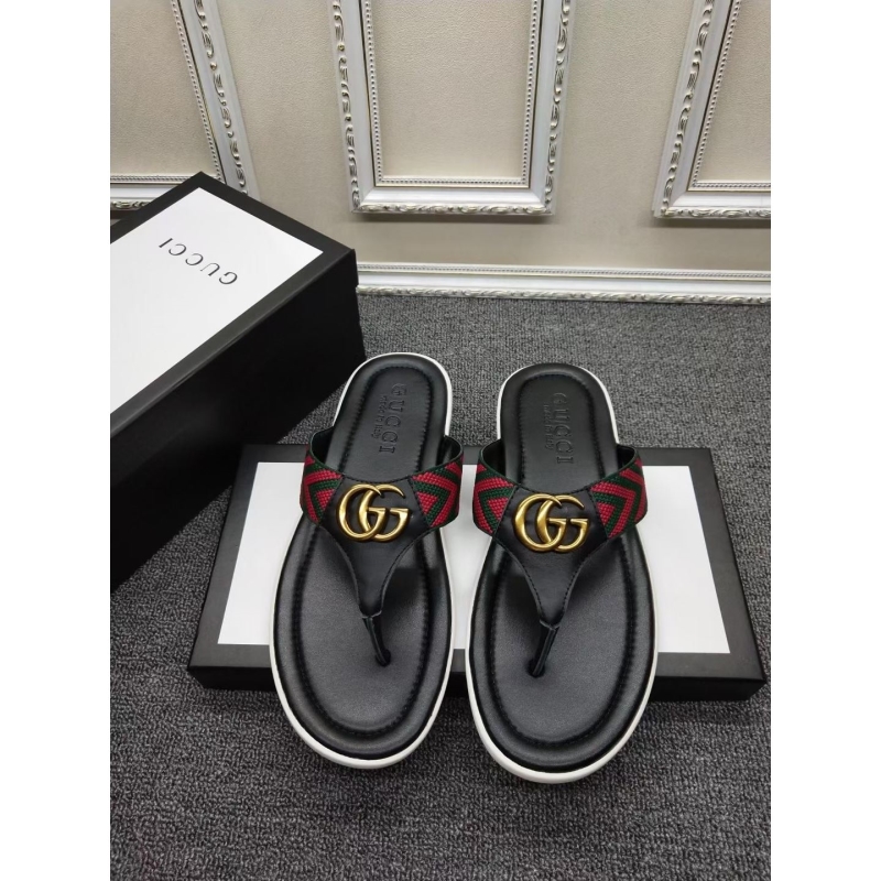 G*u*i slippers